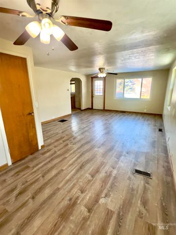 427 W 6th Ave, Jerome, ID 83338