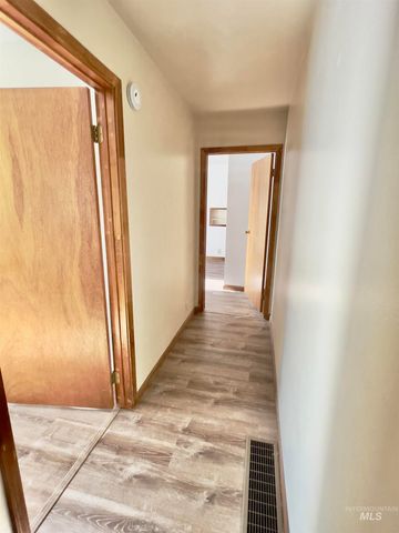 427 W 6th Ave, Jerome, ID 83338