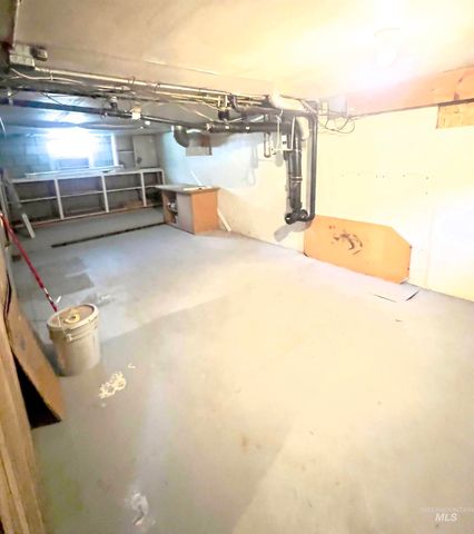 427 W 6th Ave, Jerome, ID 83338