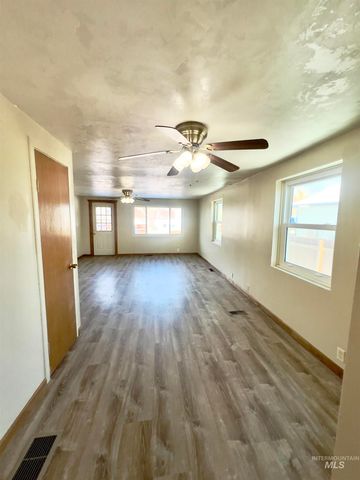 427 W 6th Ave, Jerome, ID 83338