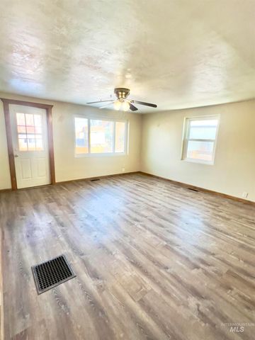 427 W 6th Ave, Jerome, ID 83338