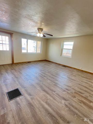 427 W 6th Ave, Jerome, ID 83338