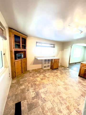 427 W 6th Ave, Jerome, ID 83338