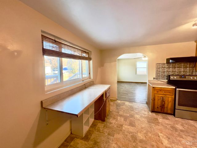 427 W 6th Ave, Jerome, ID 83338