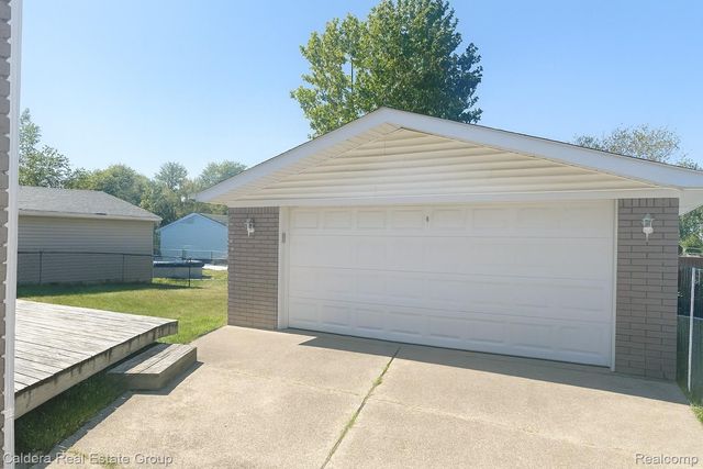 29573 Gregg Drive, Roseville, MI 48066