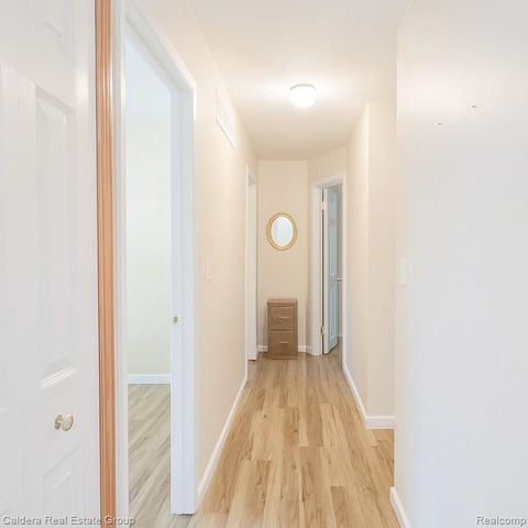 29573 Gregg Drive, Roseville, MI 48066