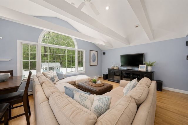 30 Roseen Rd, Holbrook, MA 02343