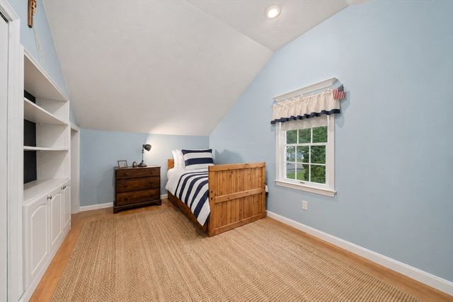 30 Roseen Rd, Holbrook, MA 02343