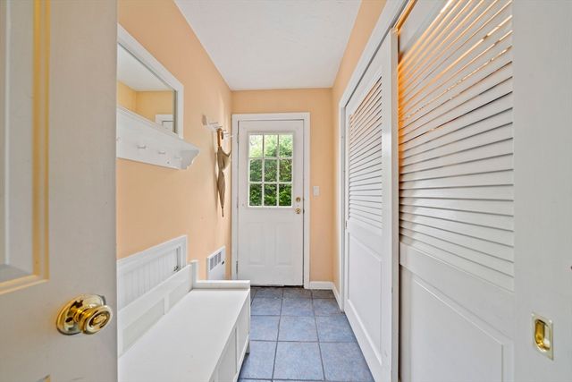 30 Roseen Rd, Holbrook, MA 02343