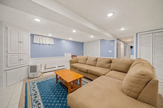 30 Roseen Rd, Holbrook, MA 02343