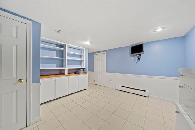 30 Roseen Rd, Holbrook, MA 02343