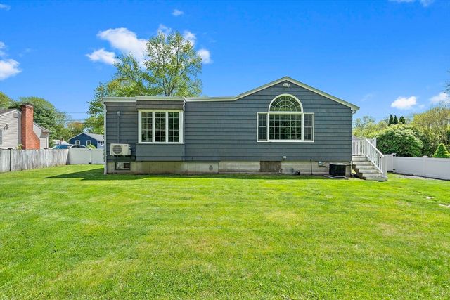 30 Roseen Rd, Holbrook, MA 02343