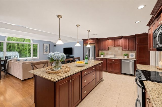 30 Roseen Rd, Holbrook, MA 02343