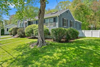 30 Roseen Rd, Holbrook, MA 02343