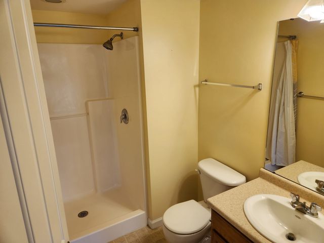 511 Main St D, Groton, MA 01450