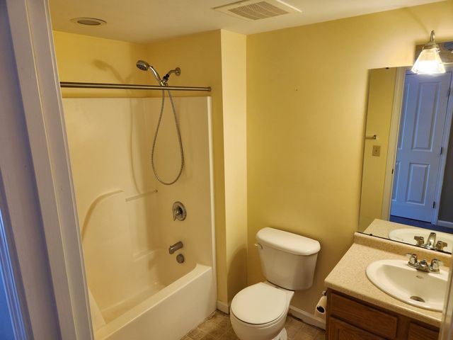 511 Main St D, Groton, MA 01450