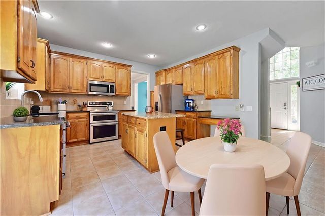 19480 W 207TH Terrace, Spring Hill, KS 66083