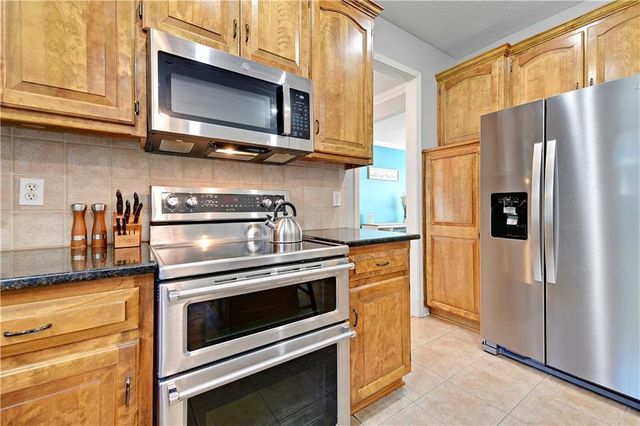 19480 W 207TH Terrace, Spring Hill, KS 66083