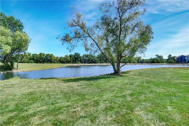 19480 W 207TH Terrace, Spring Hill, KS 66083