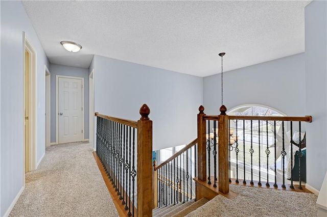 19480 W 207TH Terrace, Spring Hill, KS 66083