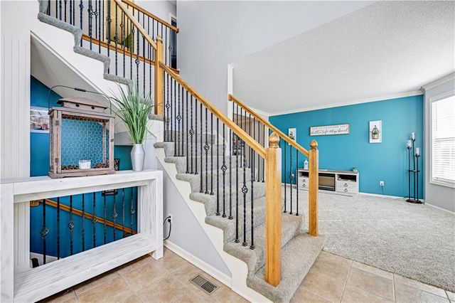 19480 W 207TH Terrace, Spring Hill, KS 66083