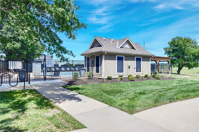 19480 W 207TH Terrace, Spring Hill, KS 66083