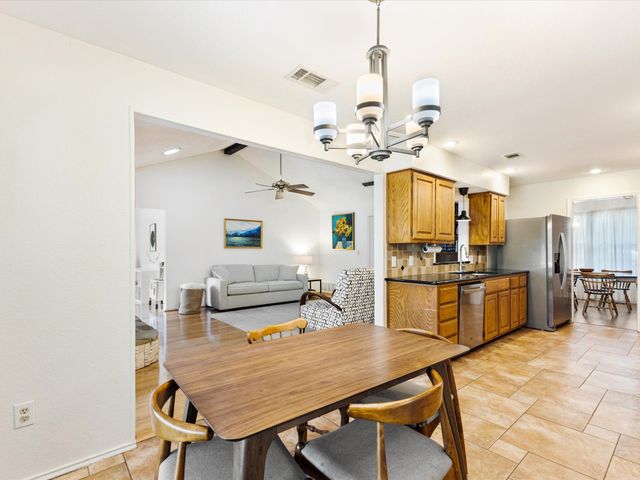 6619 Saddle Ridge Road, Arlington, TX 76016