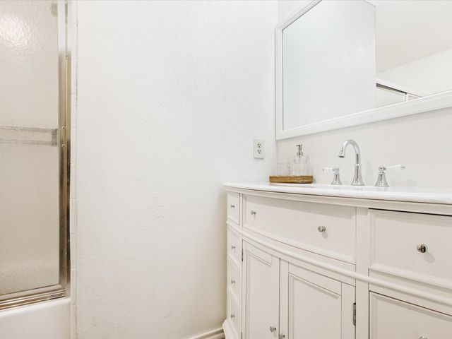 6619 Saddle Ridge Road, Arlington, TX 76016