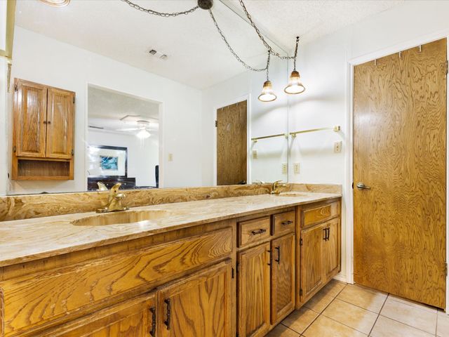 6619 Saddle Ridge Road, Arlington, TX 76016