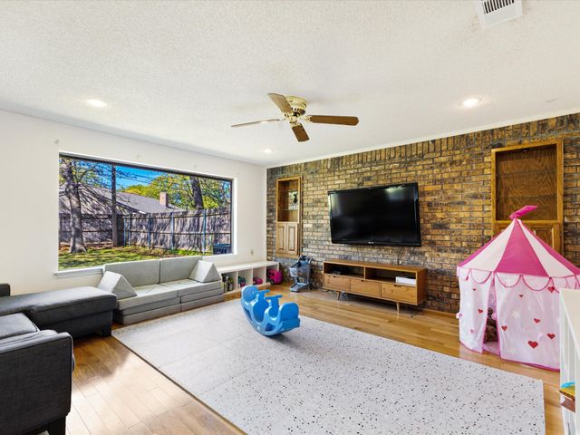 6619 Saddle Ridge Road, Arlington, TX 76016