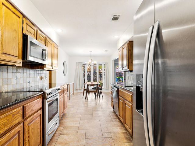 6619 Saddle Ridge Road, Arlington, TX 76016