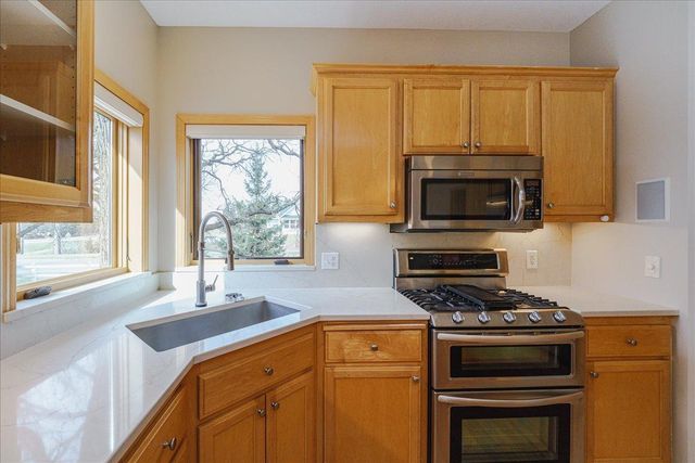 3959 Arlington Drive, Woodbury, MN 55129