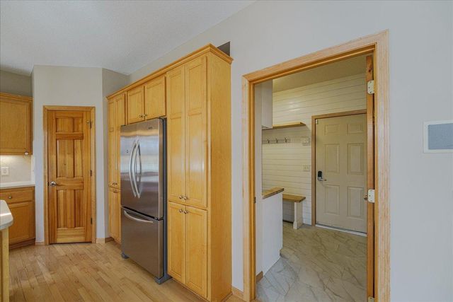 3959 Arlington Drive, Woodbury, MN 55129