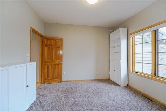 3959 Arlington Drive, Woodbury, MN 55129