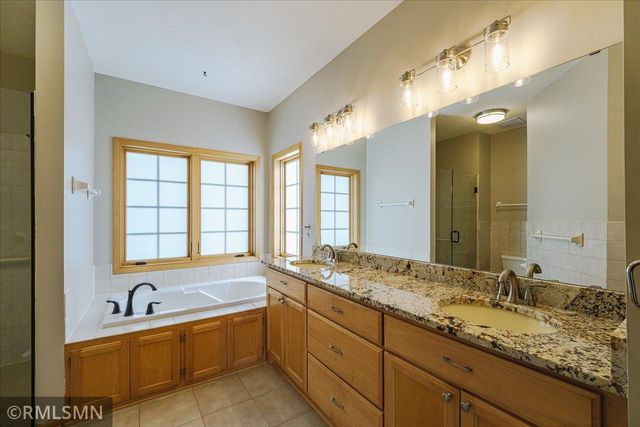 3959 Arlington Drive, Woodbury, MN 55129