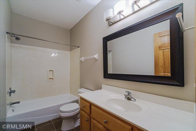 3959 Arlington Drive, Woodbury, MN 55129