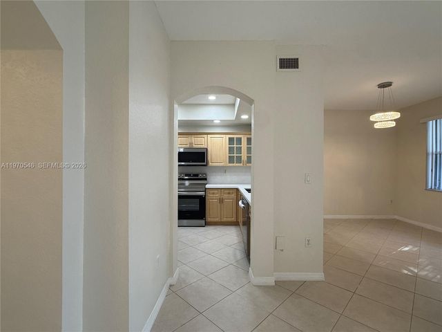 8936 W Flagler St 102, Miami, FL 33174