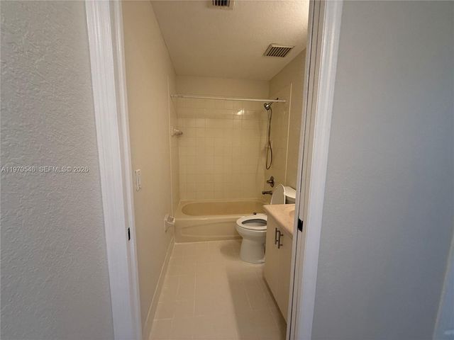 8936 W Flagler St 102, Miami, FL 33174