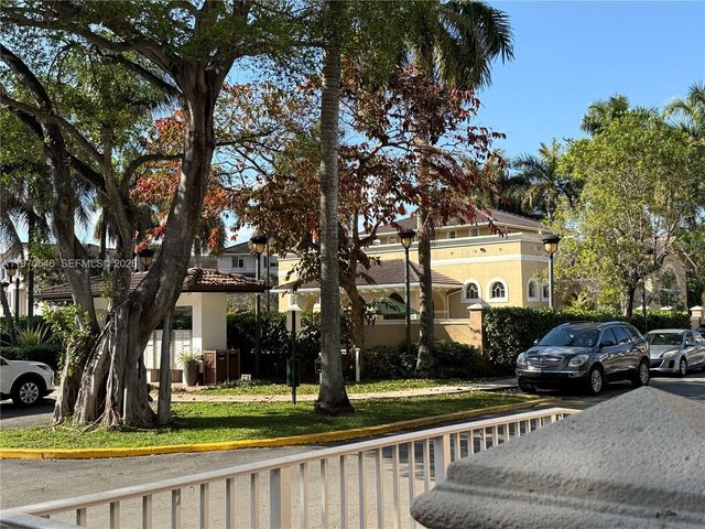 8936 W Flagler St 102, Miami, FL 33174