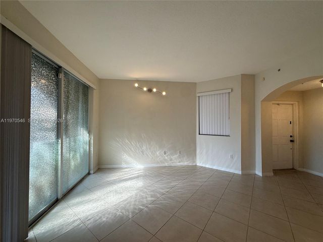 8936 W Flagler St 102, Miami, FL 33174