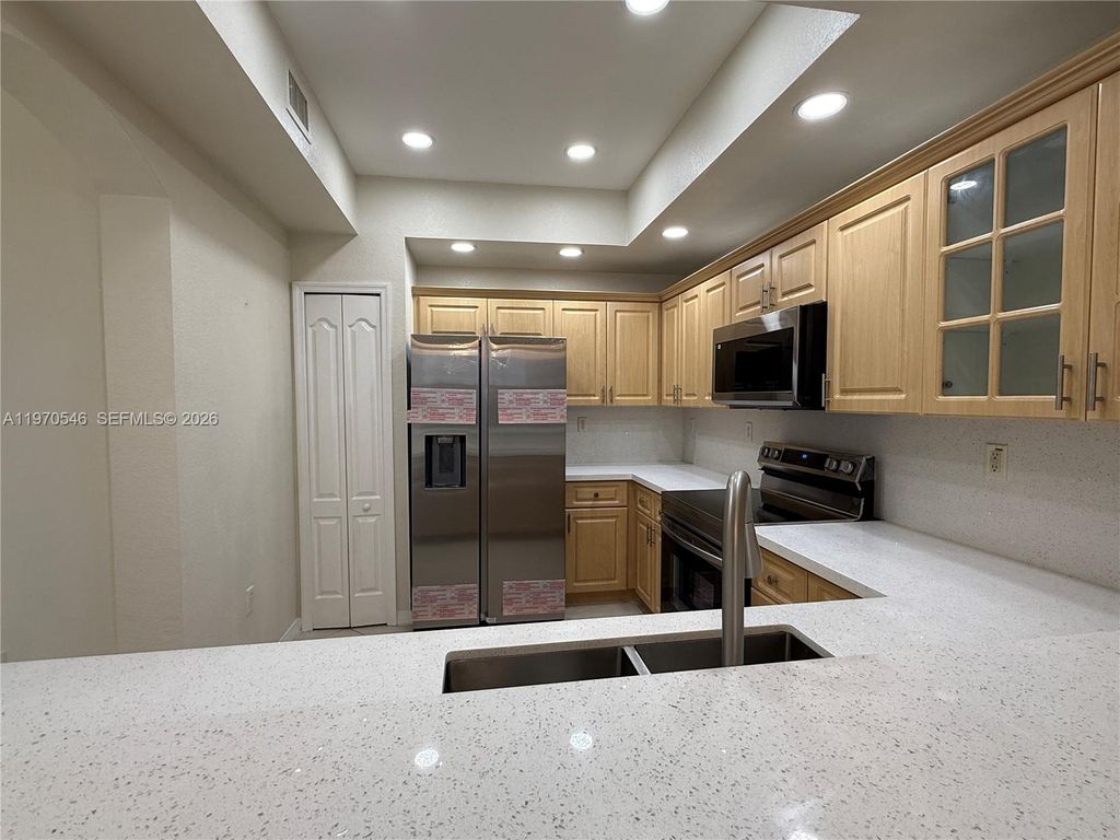 8936 W Flagler St 102, Miami, FL 33174