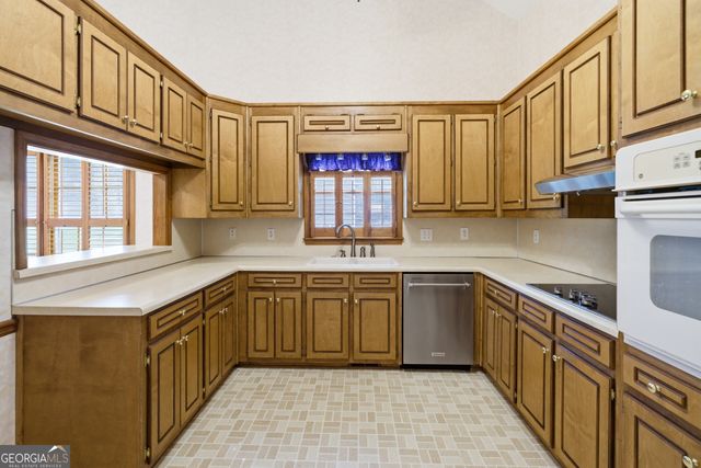 2083 James River Cove, Suwanee, GA 30024