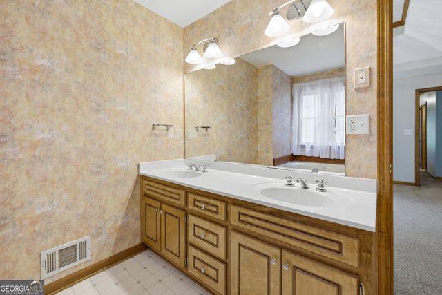 2083 James River Cove, Suwanee, GA 30024