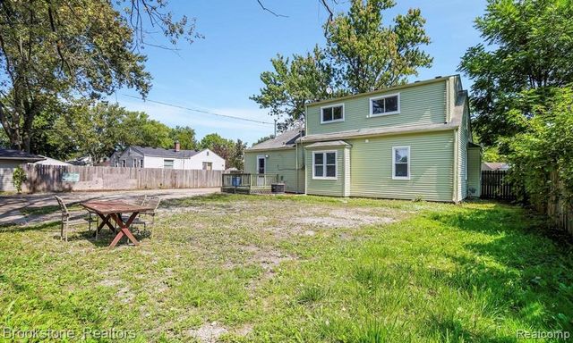 23151 Lawson Avenue, Warren, MI 48089
