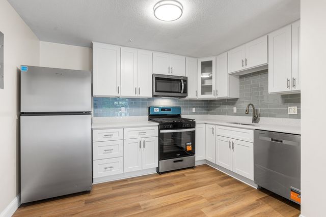 16 Kenmar Dr 138, Billerica, MA 01821