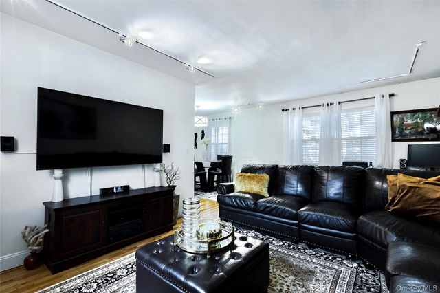 15 Fieldstone Drive 143, Hartsdale, NY 10530