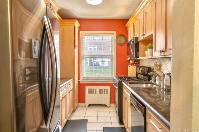 15 Fieldstone Drive 143, Hartsdale, NY 10530