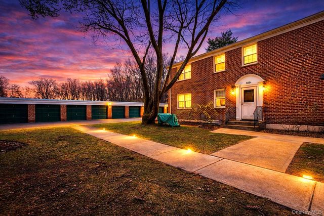 15 Fieldstone Drive 143, Hartsdale, NY 10530