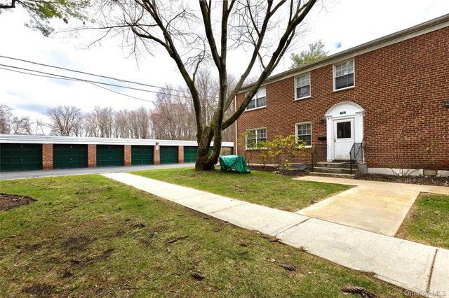 15 Fieldstone Drive 143, Hartsdale, NY 10530