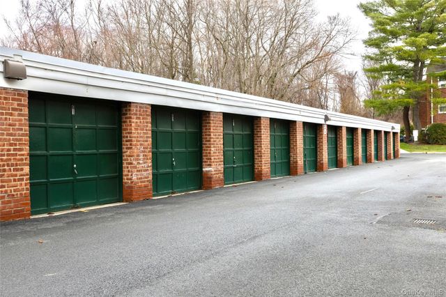 15 Fieldstone Drive 143, Hartsdale, NY 10530